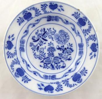 Plate with cobalt onion ornament, stoneware Plate with cobalt onion ornament, stoneware
